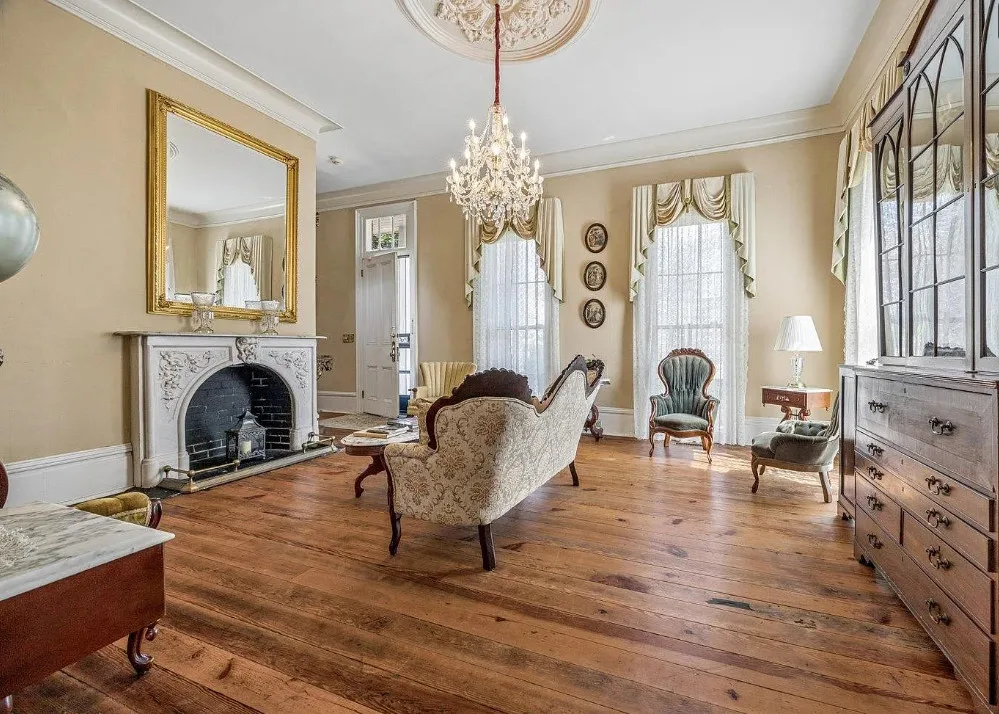 Pretty! &ldquo;Semi-White Pillars&rdquo;, Circa 1838 in Mississippi