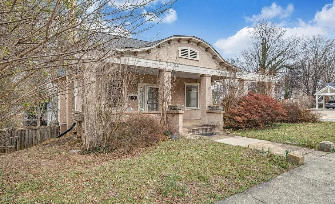Pretty details! Circa 1925 in Virginia.