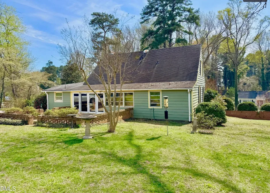 Nice Landscaping! Nice Interior! Circa 1930 in North Carolina