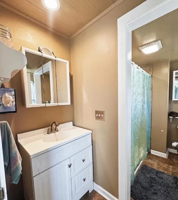 Pretty setting! Multiple outbuildings! Seven acres in Virginia.