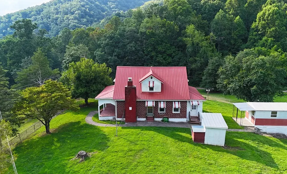 Pretty scenery! Circa 1940. Over one acre in West Virginia.