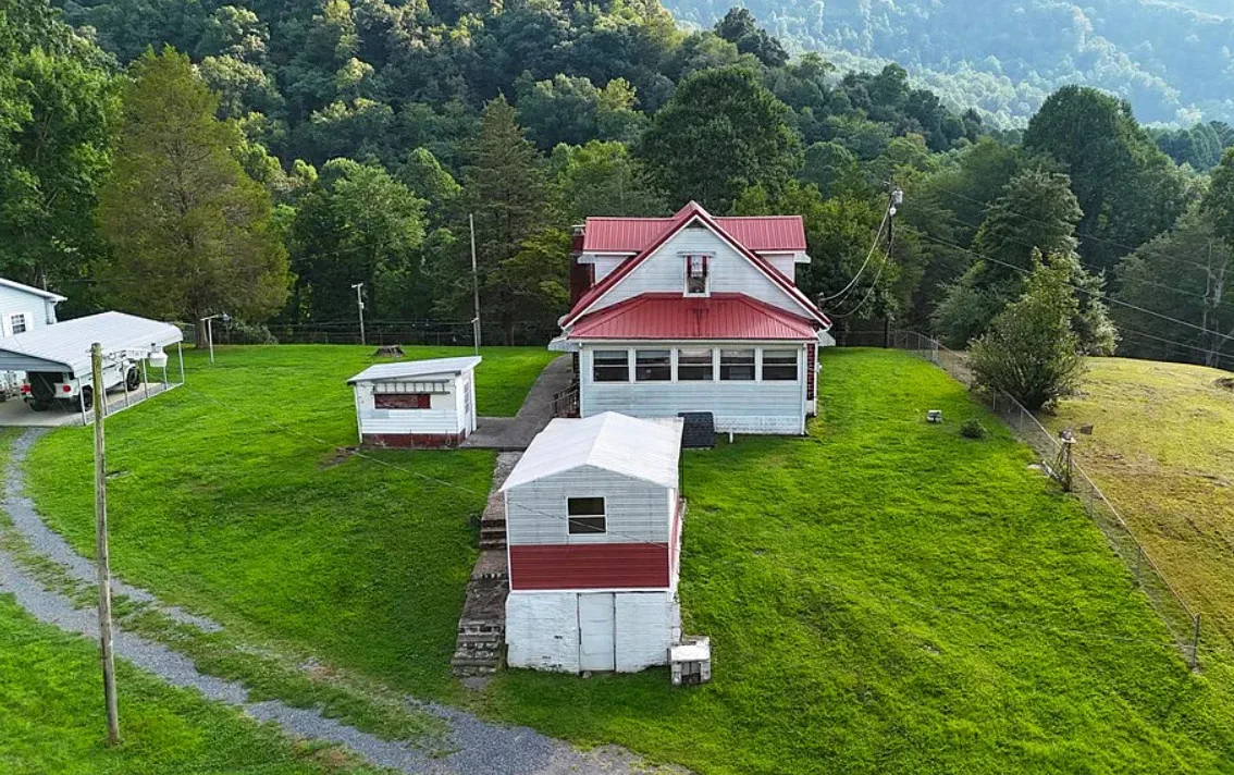 Pretty scenery! Circa 1940. Over one acre in West Virginia.