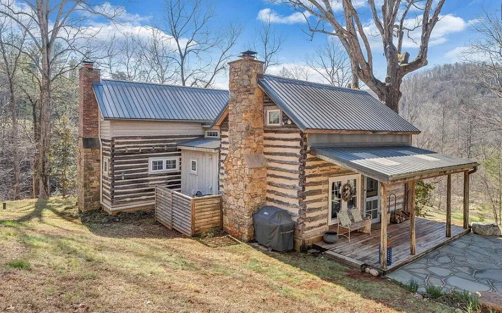 Beautiful setting! Perfect screened in porch! Ten acres in Virginia.