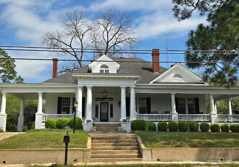 Porch goals! Circa 1910. One acre in Georgia.