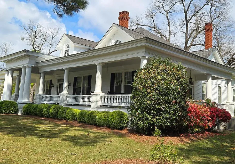 Porch goals! Circa 1910. One acre in Georgia.