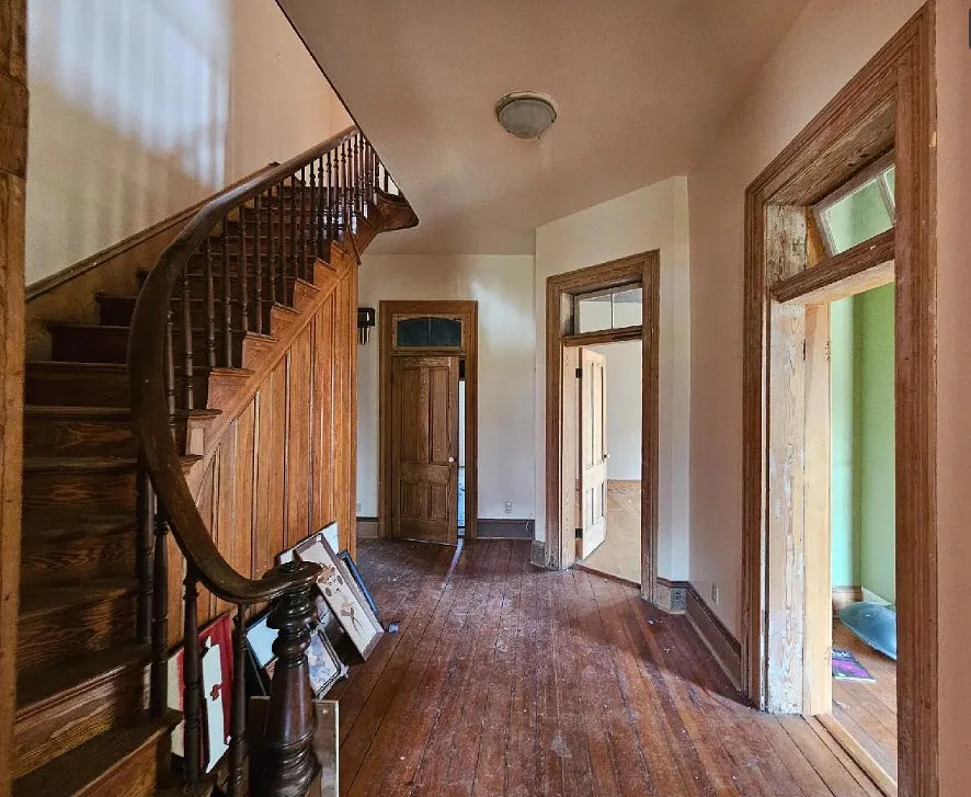 Fixer Upper Alert! Over 4,000 square feet in Virginia.