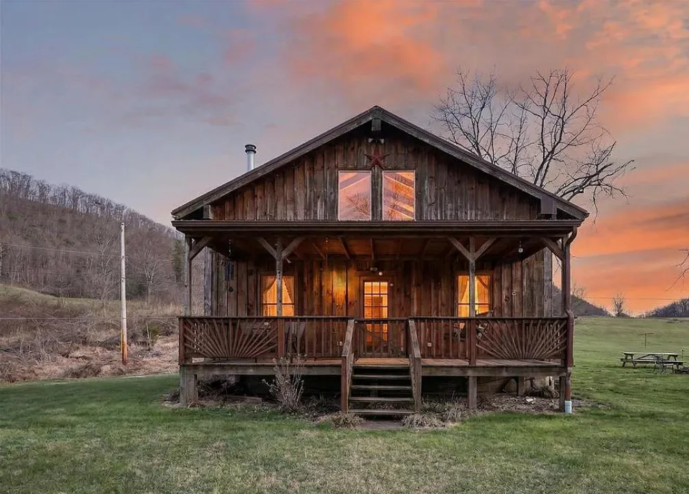 26 acres in Virginia! Beautiful area!