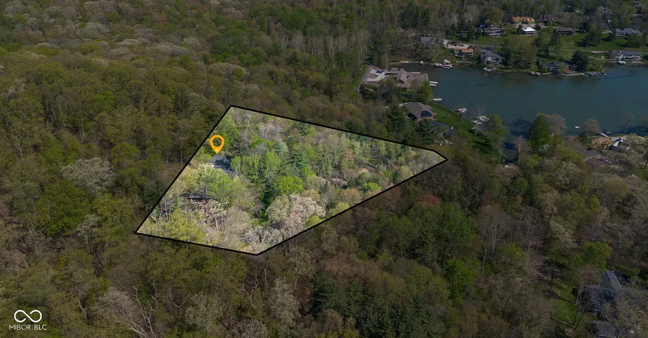 Love those windows! Mid-century on four acres in Indiana.