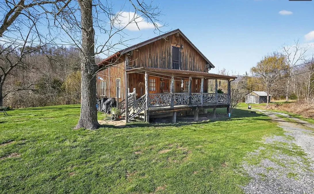 26 acres in Virginia! Beautiful area!