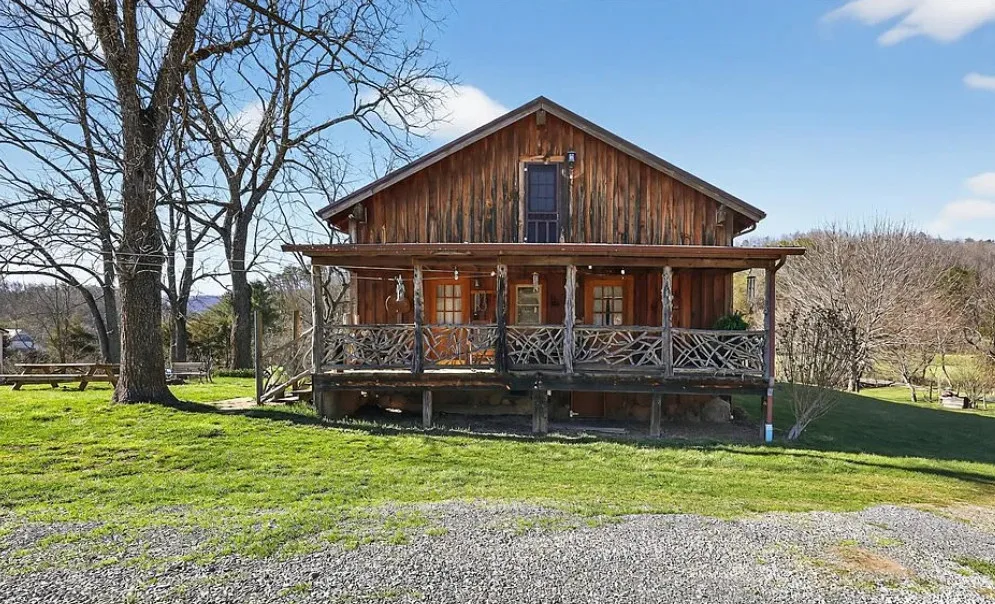 26 acres in Virginia! Beautiful area!