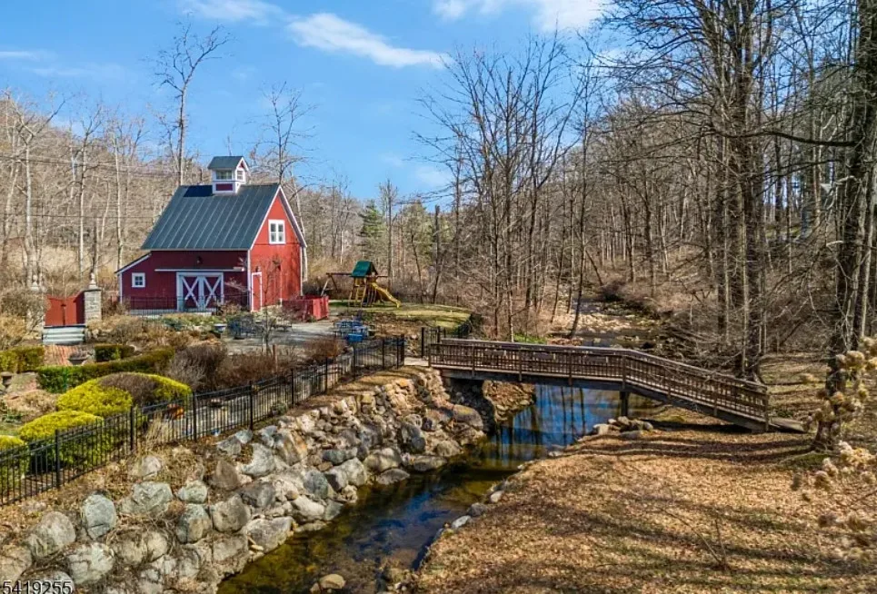 Historic Tory House, Circa 1760. Over three acres in New Jersey.