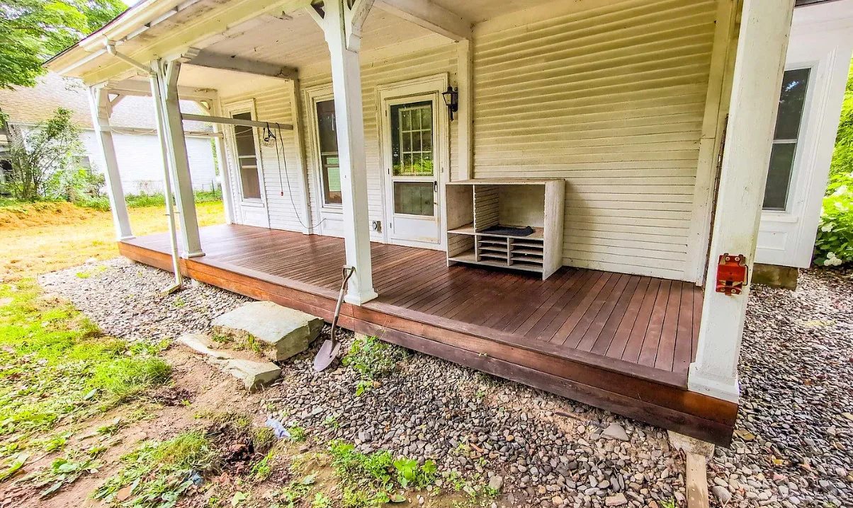 Wide plank floors! Attached barn! C. 1880 in New Hampshire.