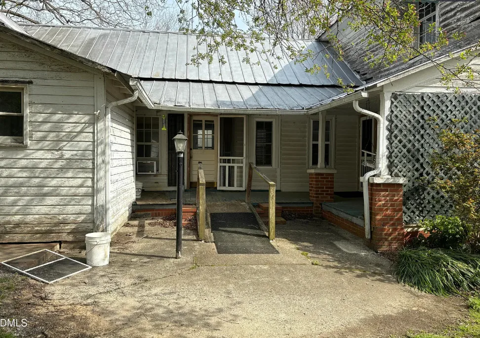 Nice acreage with this house! C. 1900. On 28 acres in North Carolina.