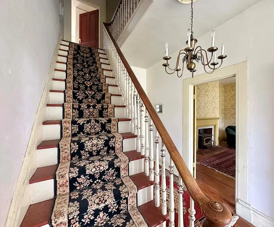 Circa 1825! Interesting details! Almost an acre in Virginia.