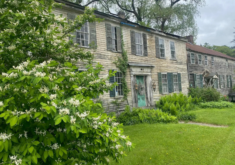 Circa 1780! Former Danforth Inn. 39 acres in Vermont.