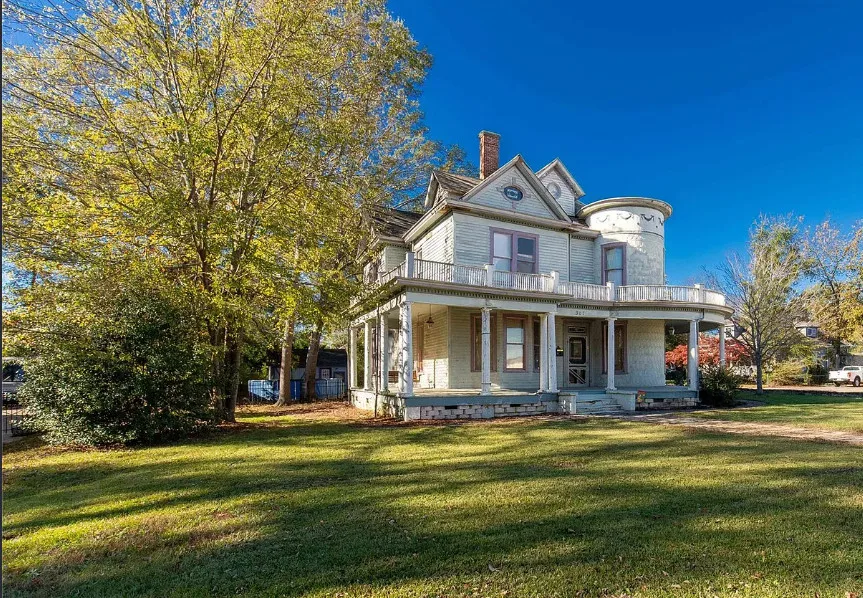 Pretty exterior details! Nice porch! Circa 1892 in South Carolina.