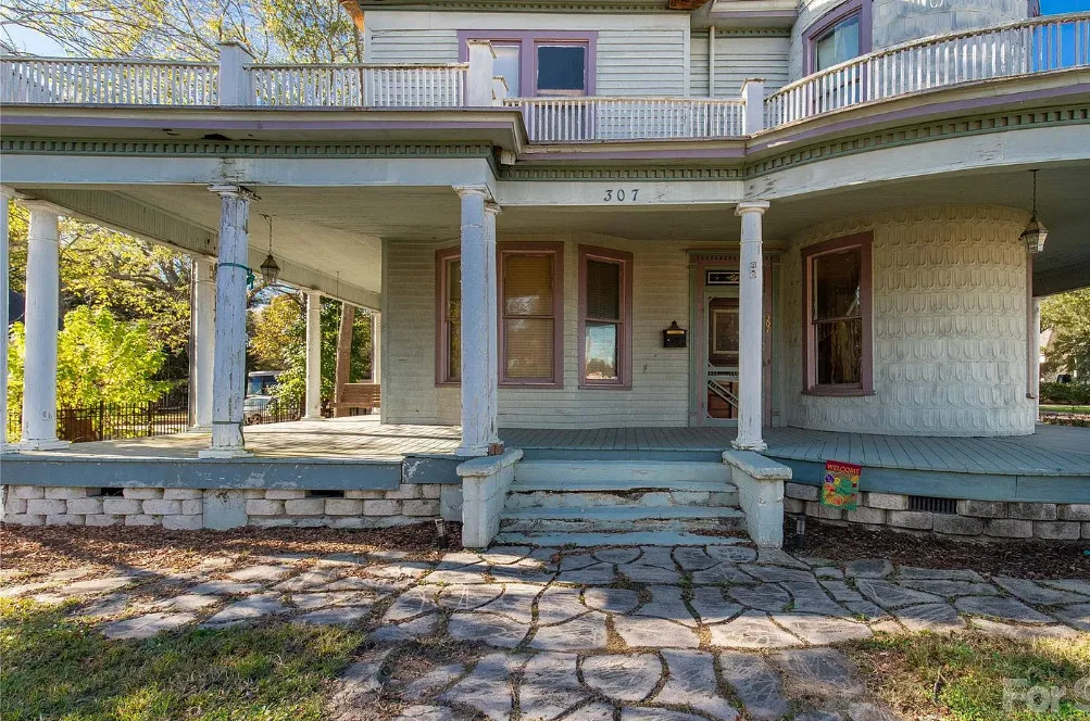 Pretty exterior details! Nice porch! Circa 1892 in South Carolina.