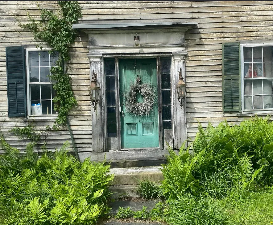 Circa 1780! Former Danforth Inn. 39 acres in Vermont.