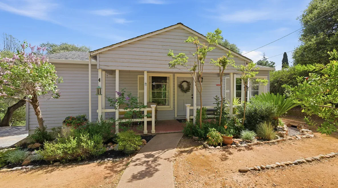 Cute house in California! Curb appeal! Circa 1949.