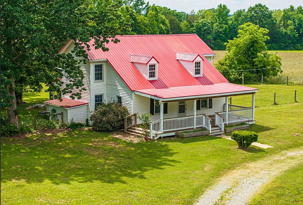 Pretty setting! Over 12 acres in Virginia.