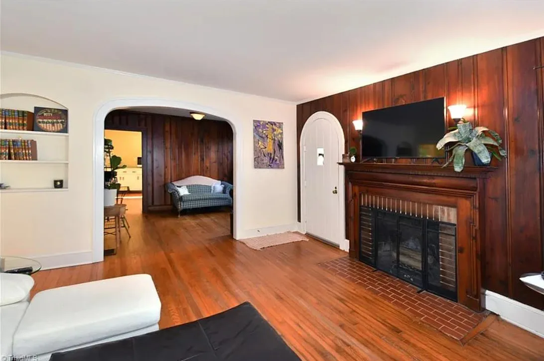 Pretty home! Nice curb appeal! Over an acre in North Carolina.