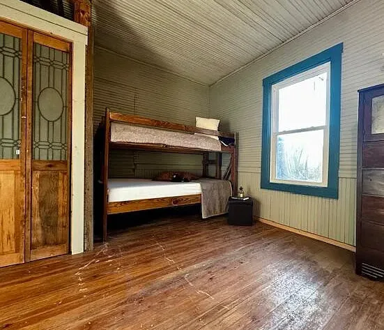 Rustic Mountain Getaway on 29 Acres in Virginia – $135,000