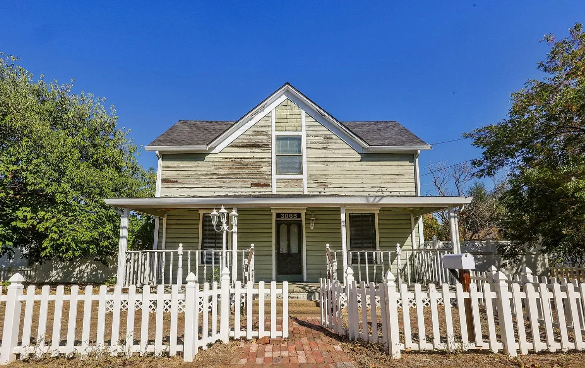 Diamond in the rough in California. Circa 1900. $250,000