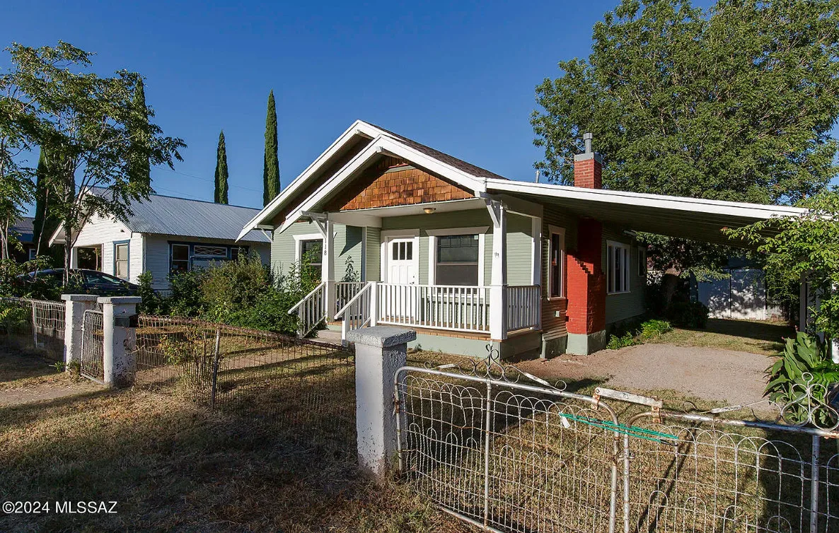 Pretty interior! Circa 1900. One acre in Arizona. $270,000