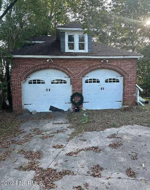 4,000 square feet! Circa 1912 in North Carolina. $189,900