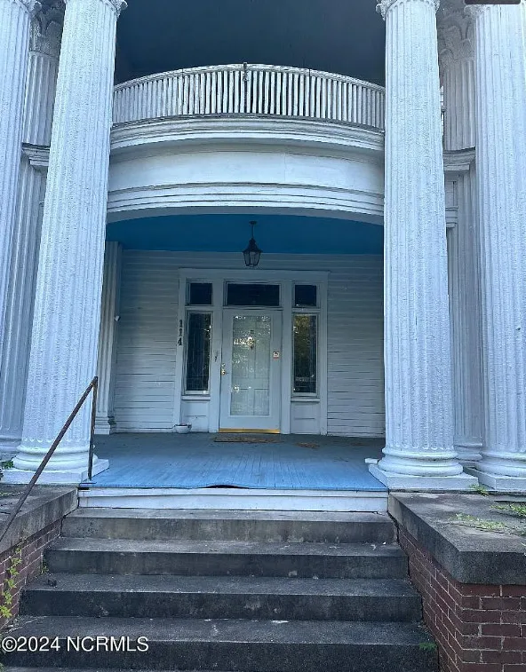 4,000 square feet! Circa 1912 in North Carolina. $189,900