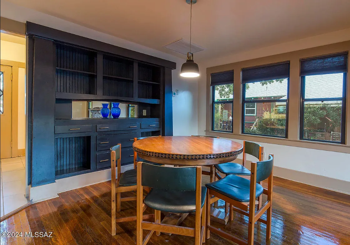 Pretty interior! Circa 1900. One acre in Arizona. $270,000