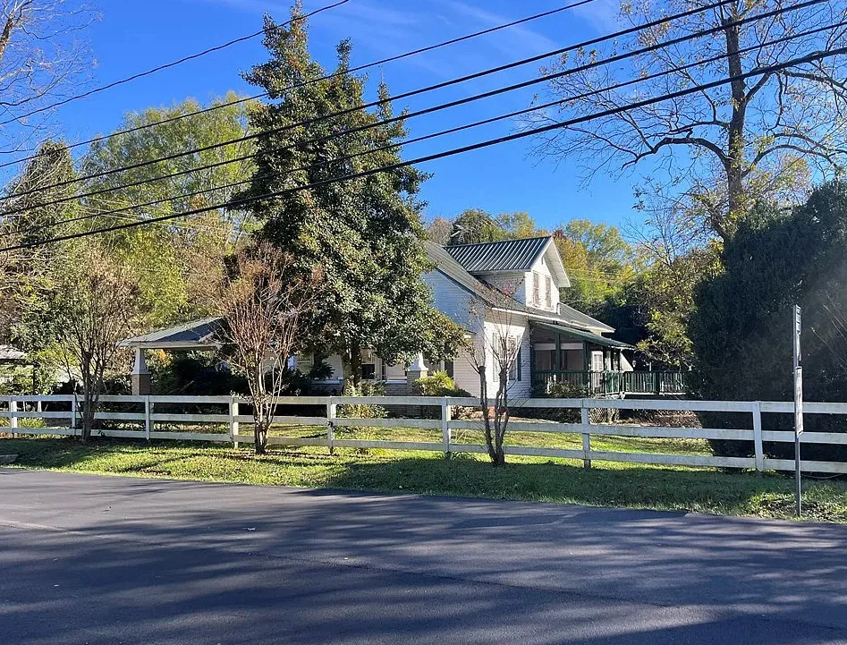 John Shugart House, Circa 1920. Almost three acres in Georgia