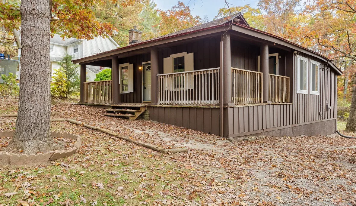 Cute mountain cottage in Virginia! Circa 1945. $175,000
