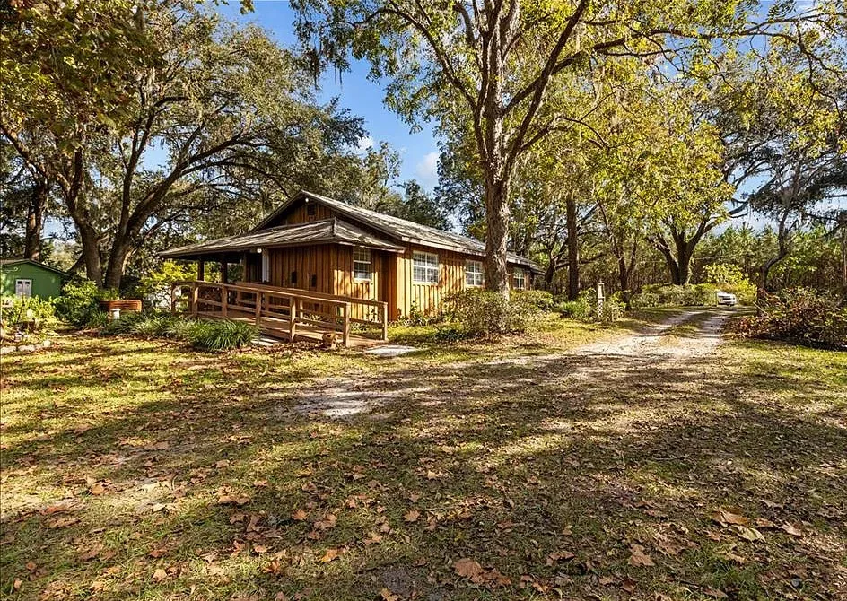 Five acres in Florida with fruit trees and lots of outbuildings! $279,900