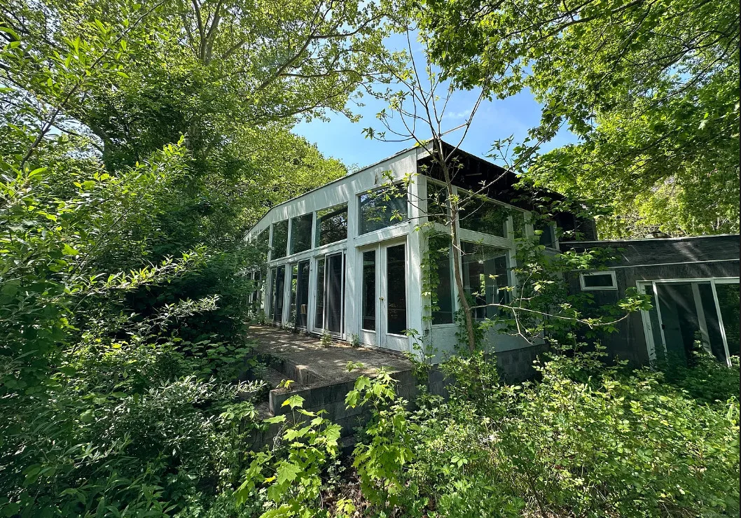 Love that inner courtyard! Ten acres in Connecticut. $514,900