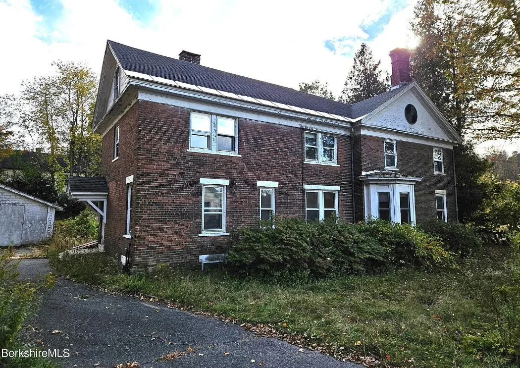 Fixer Upper Alert! Interior isn&rsquo;t that bad! Circa 1850 in Massachusetts. $189,400