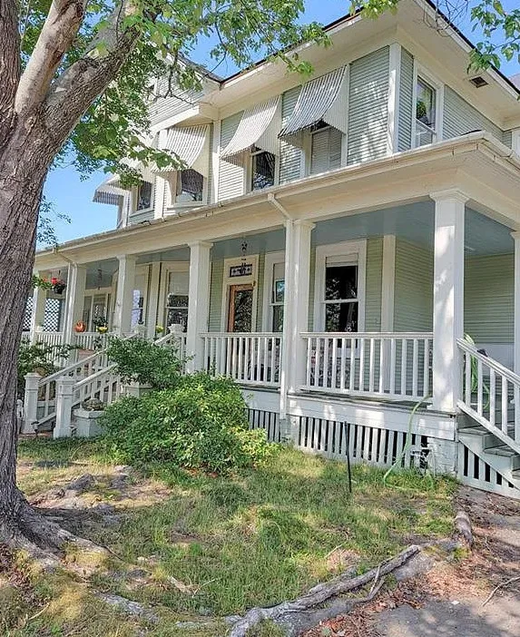 Six bedrooms and five bathrooms! Circa 1910 in Louisiana. $179,950