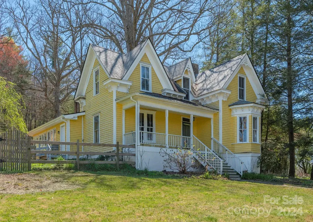 Love this! Such a pretty exterior! The S. J. Ashworth House. Over an acre in NC