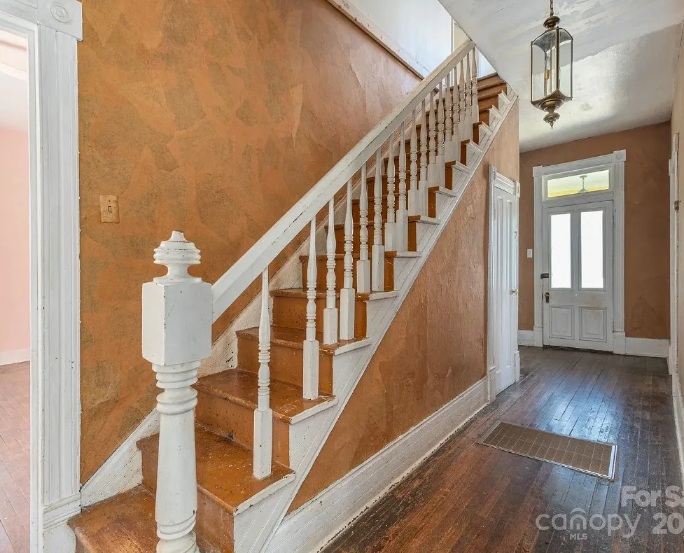Love this! Such a pretty exterior! The S. J. Ashworth House. Over an acre in NC