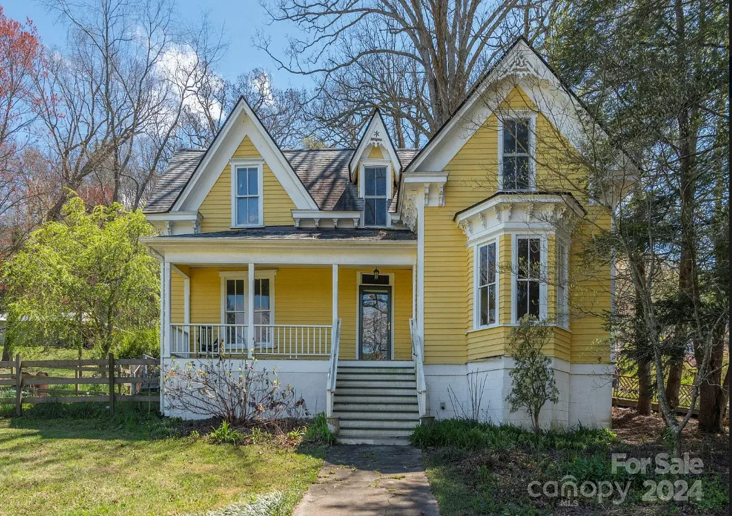 Love this! Such a pretty exterior! The S. J. Ashworth House. Over an acre in NC