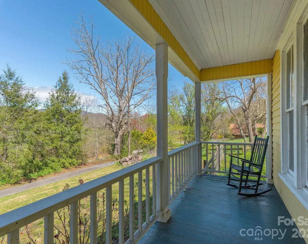 Love this! Such a pretty exterior! The S. J. Ashworth House. Over an acre in NC