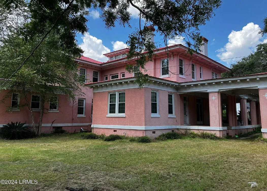 Almost 6,000 square feet! Dr. Wilbur R. Tuten Sr. House. Over an acre in South Carolina