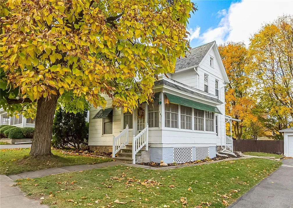 Love the enclosed porch! Nice interior! Circa 1920 in New York