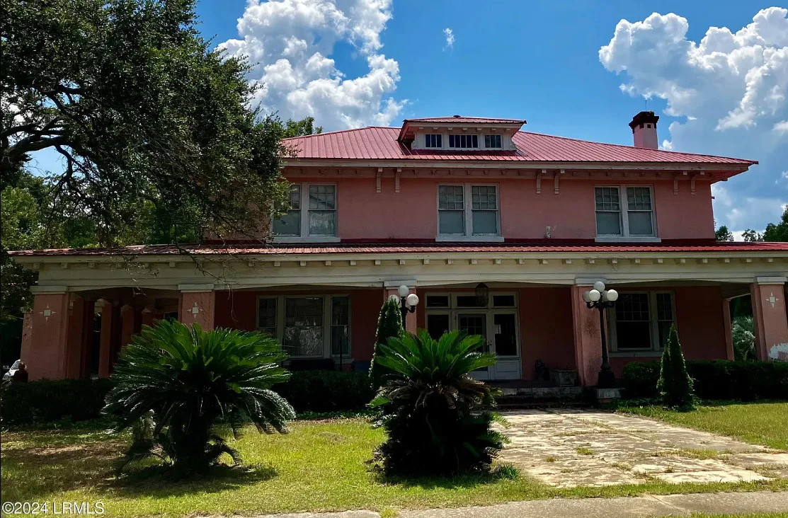 Almost 6,000 square feet! Dr. Wilbur R. Tuten Sr. House. Over an acre in South Carolina