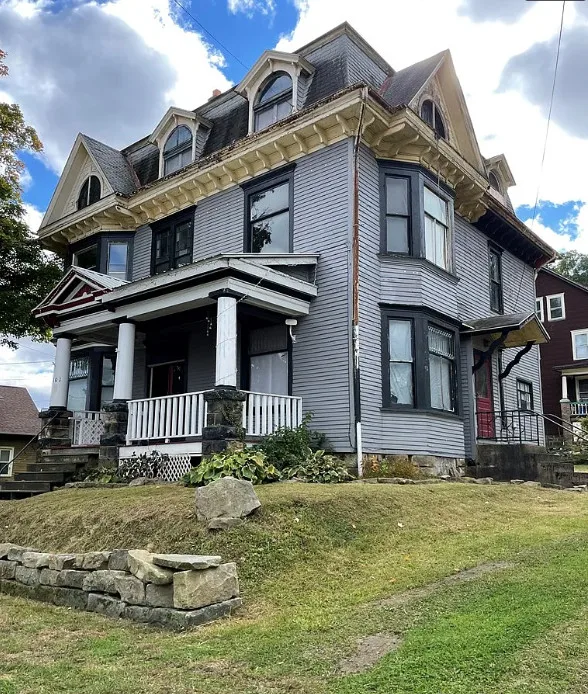 Fixer Upper Alert! 11 bedrooms/5 bathrooms in Pennsylvania.