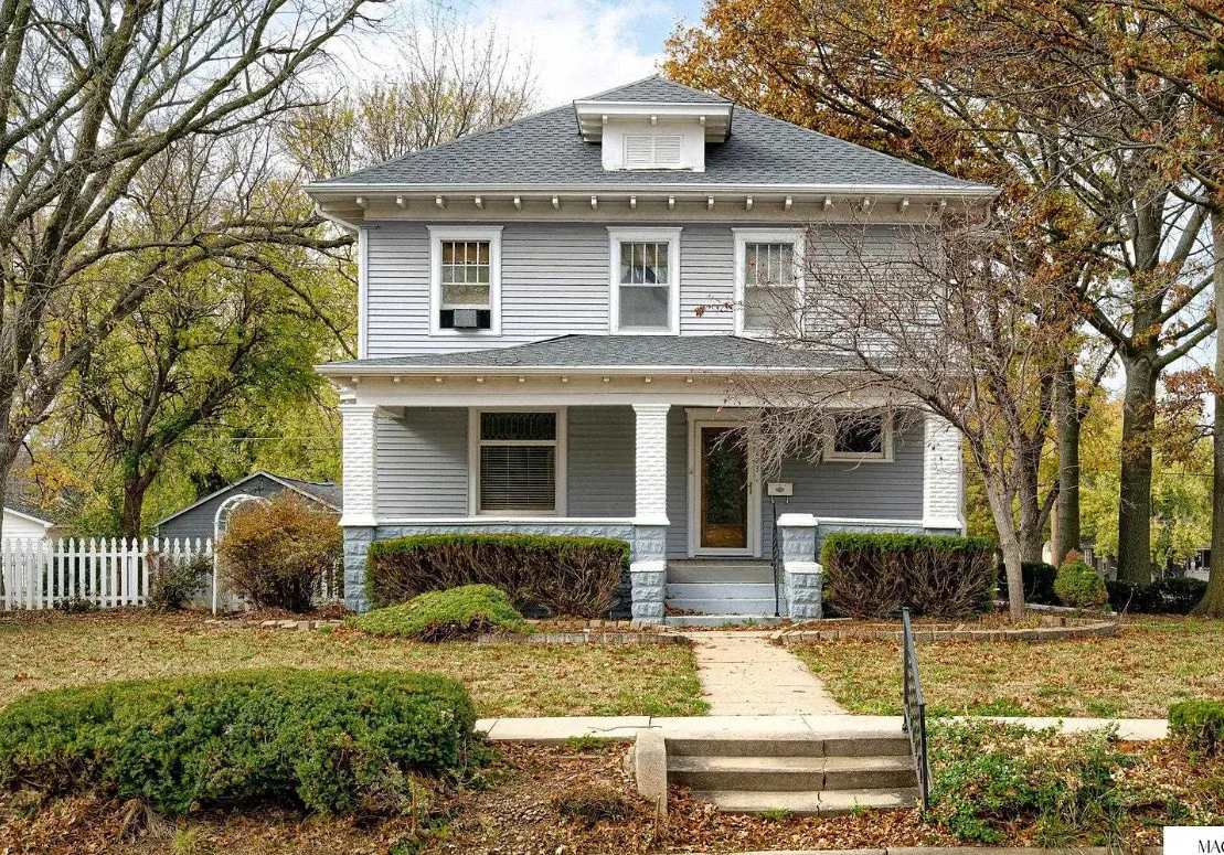 Love the pink tile bathroom! Circa 1908 in Nebraska