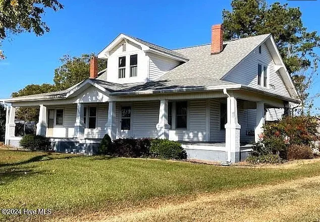 Lovely town in North Carolina! C. 1935. Over three acres.