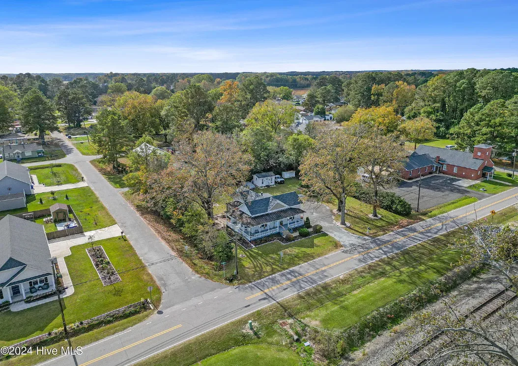 Pretty house with a great porch! Circa 1915 in North Carolina