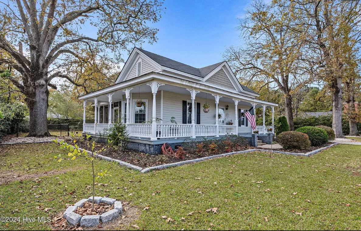 Pretty house with a great porch! Circa 1915 in North Carolina