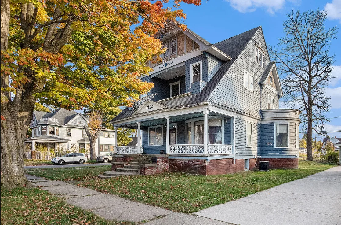 Nice exterior details! Circa 1906 in Michigan